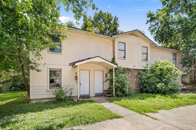 Building Photo - 514 N Betty Jo Dr