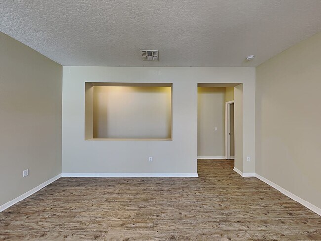 Building Photo - 2645 Lyndscape St