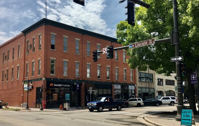 Foto del edificio - 365 N Lincoln Ave
