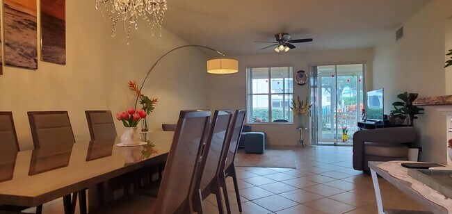 Foto del edificio - 601 Muirfield Ct