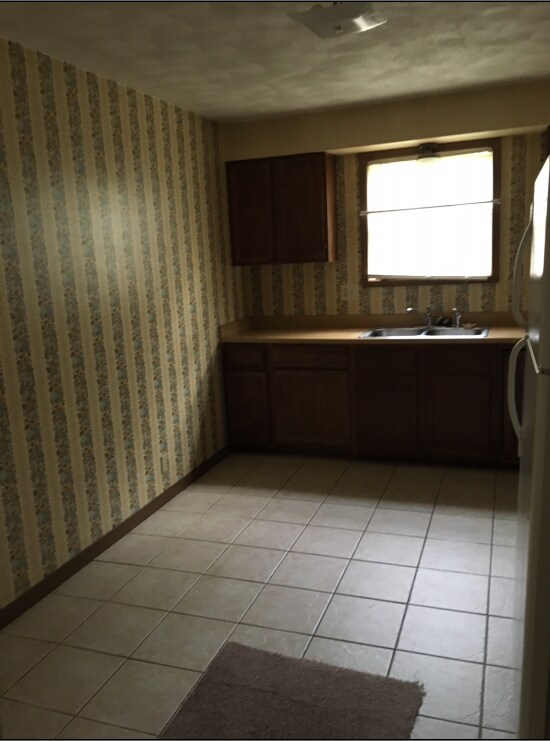 Building Photo - 408 N Highland St