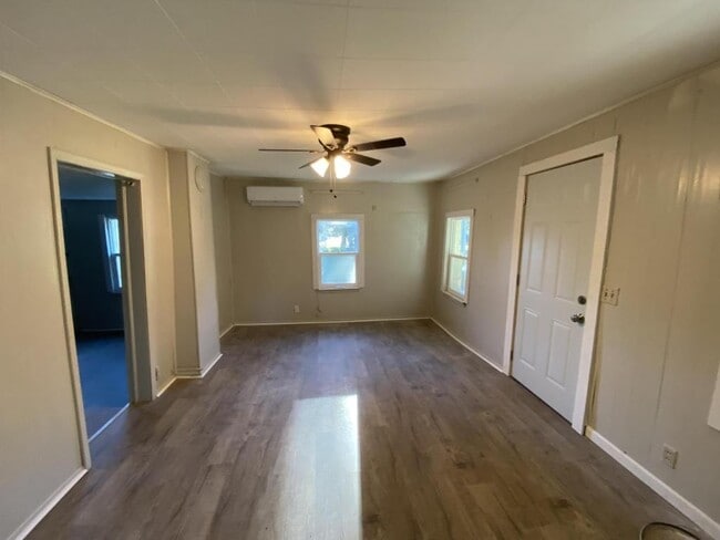 Building Photo - 408 Peoria St