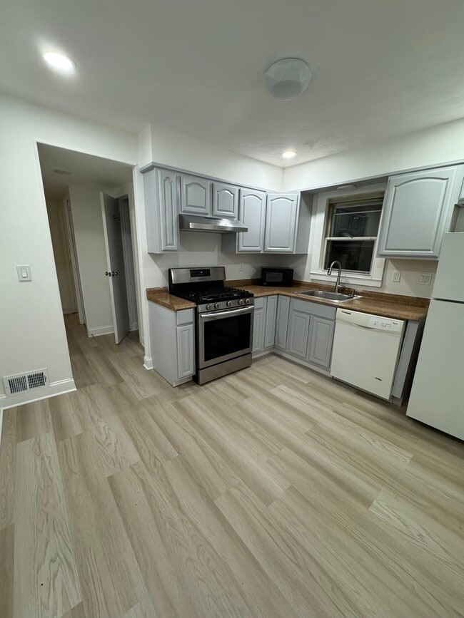 Building Photo - 77 Hibiscus St