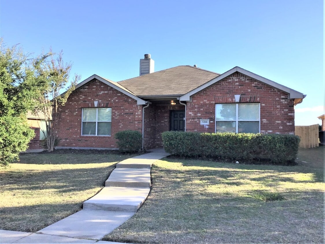 1266 Alhambra Dr House Rental in Lancaster, TX