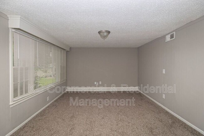 Building Photo - 8209 Pence Ln