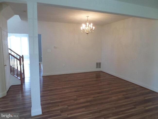 Building Photo - 675 McLeary Square SE