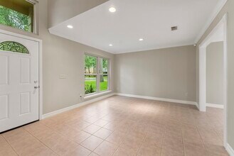 Building Photo - 27 W Stony Bridge Ct