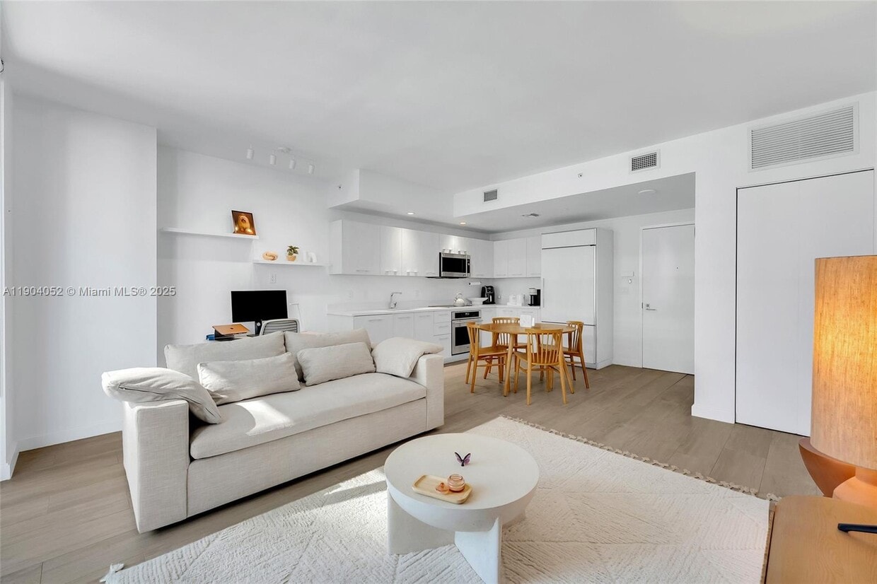 Foto principal - 55 SW 9th St