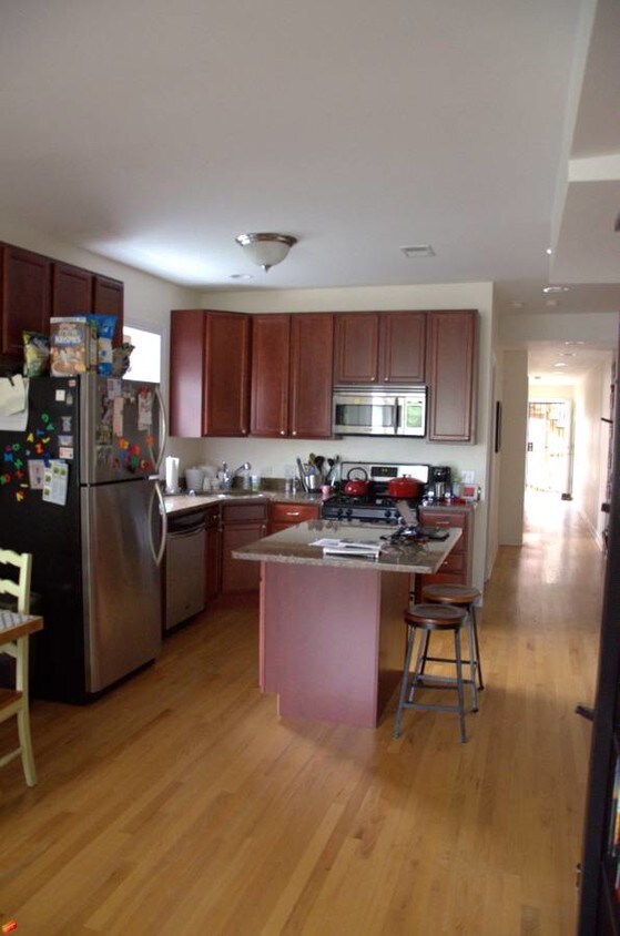 Primary Photo - 3810 W Belle Plaine Ave