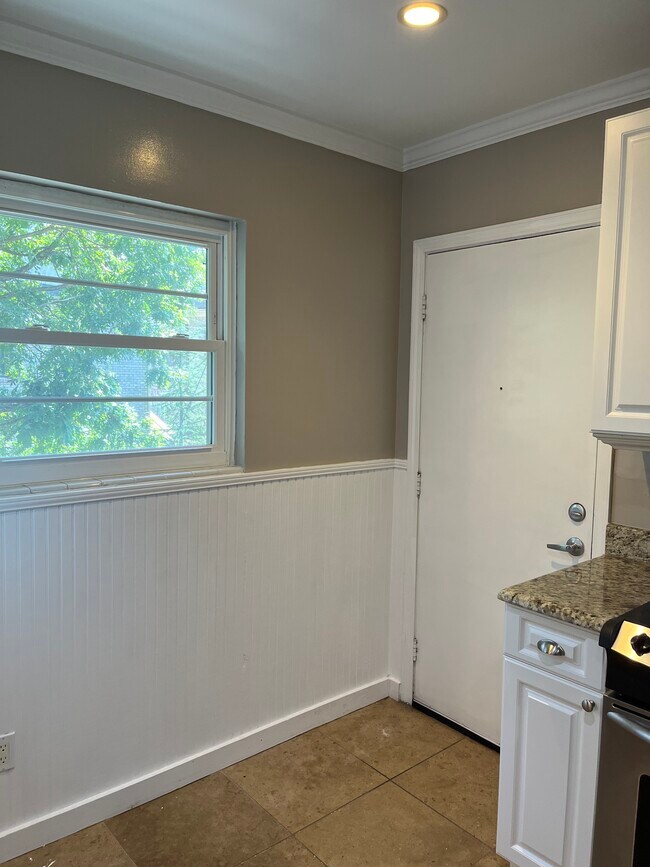 Foto del edificio - 3660 Peachtree Rd NE