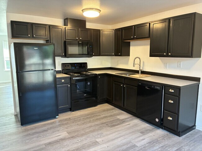 Foto del edificio - 15810-15810 94th Ave Ct E