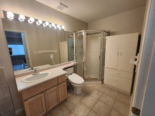 Photo du bâtiment - 8567 164 St