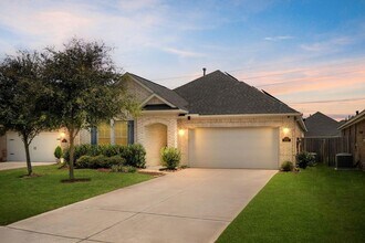 Building Photo - 8315 Divot Trce