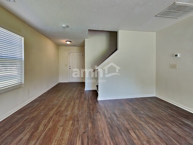 Foto del edificio - 3742 Mountain Brook Cir