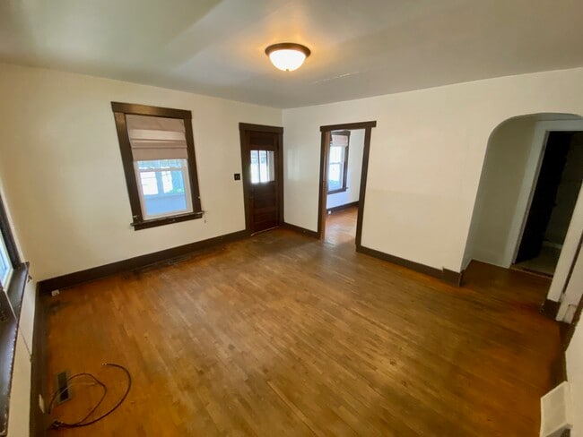 Building Photo - 780 Hillview Ave