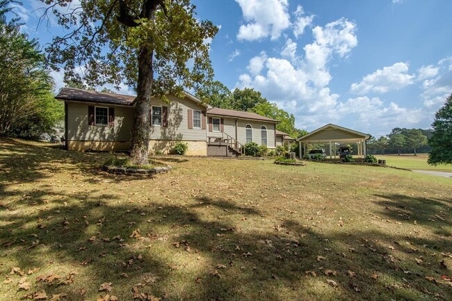 Building Photo - 313 Country Club Ln