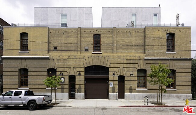 Foto del edificio - 940 E 2nd St