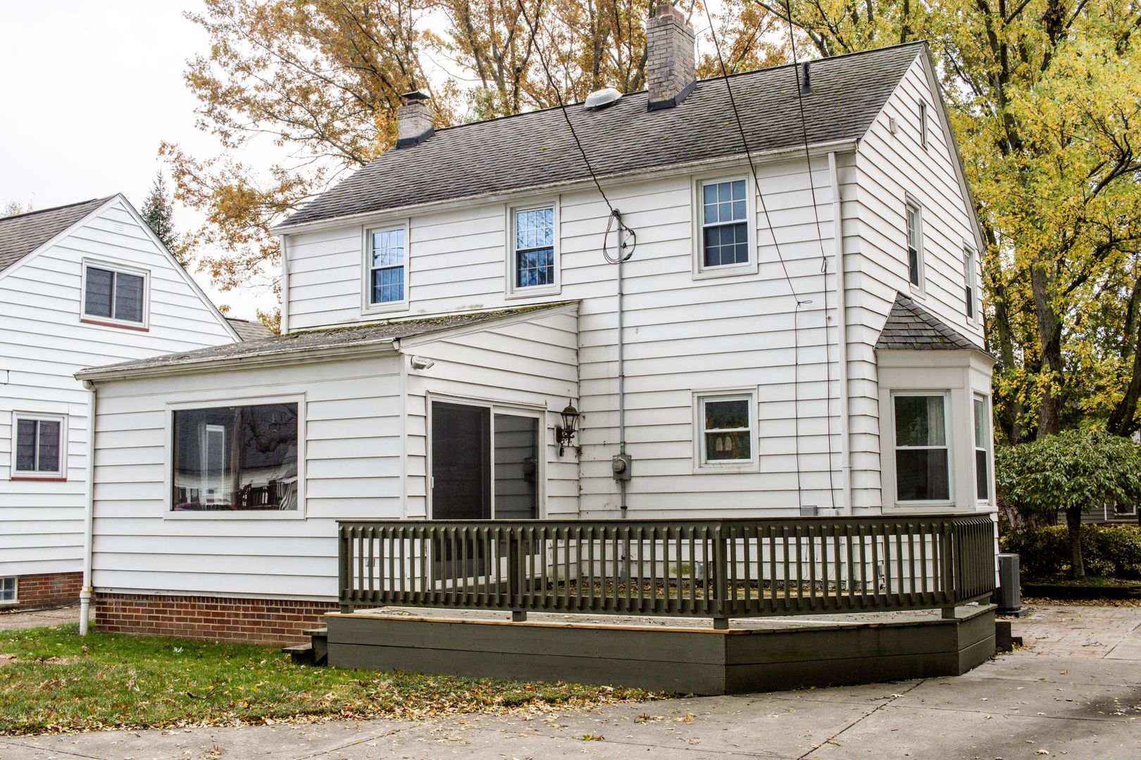 20040 Bonnie Bank Blvd Rocky River, OH 44116 – photo 2