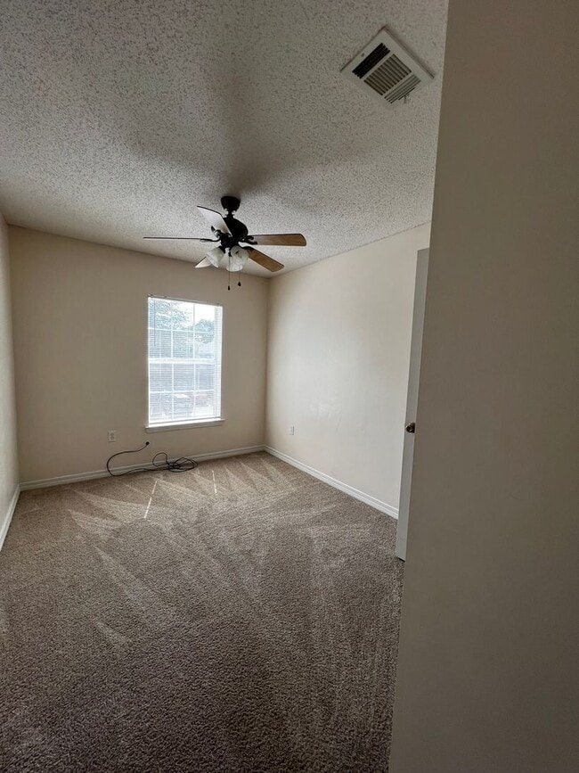 Building Photo - 202 Johnson Ct