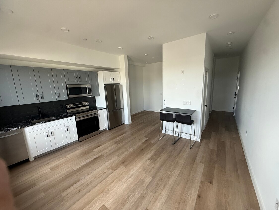 Foto del edificio - 1308-10 N. Front