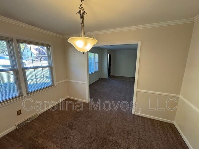 Foto del edificio - 502 Rosebud Ln