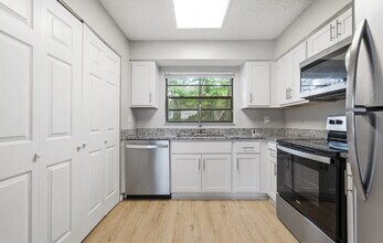 Building Photo - 7072 Wylie Rd