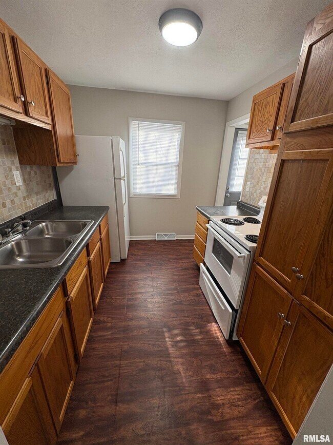 Foto del edificio - 2324 W Gilbert Ave