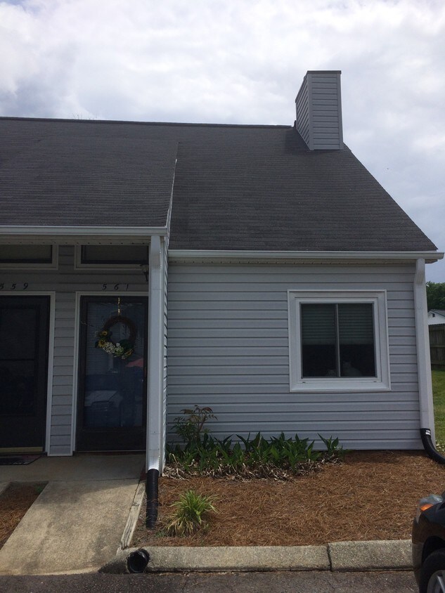 Primary Photo - 561 Brookside Ct