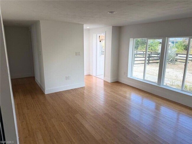 Foto del edificio - 1507 Lavilla Rd