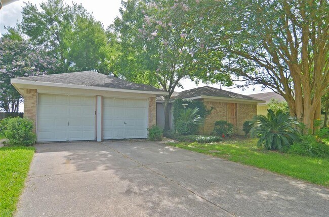 Building Photo - 421 Seacrest Blvd
