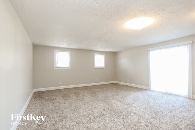 Building Photo - 1802 E Martin St