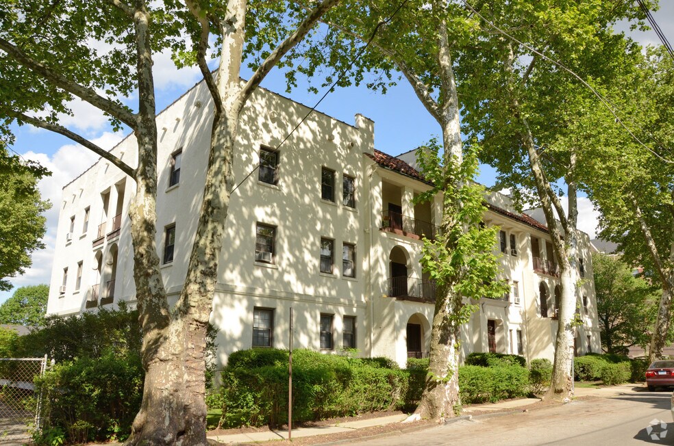 Hardie House Apartments