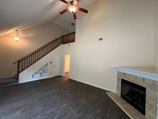 Foto del edificio - 5287 Falling Creek Ln