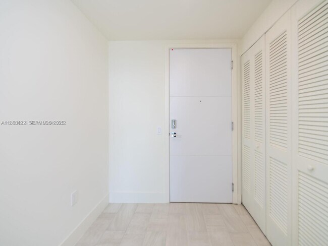 Foto del edificio - 2000 Metropica Wy