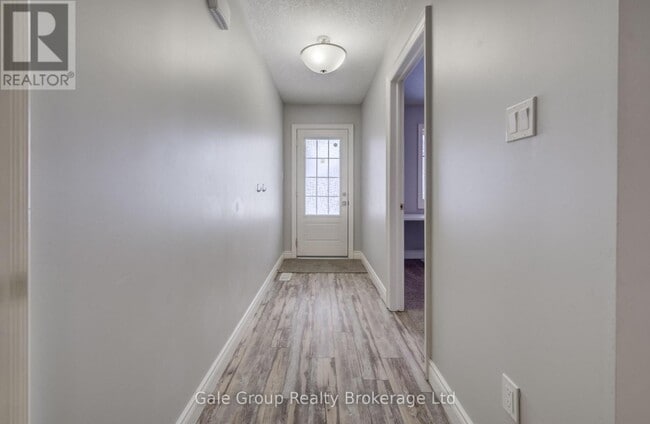 Building Photo - 1 Chamberlain Ave