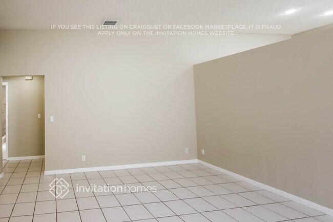 Foto del edificio - 18351 NW 8th St