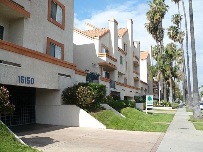 Primary Photo - 15150 Sherman Way
