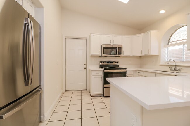 Foto del edificio - 2449 North 125th Ln