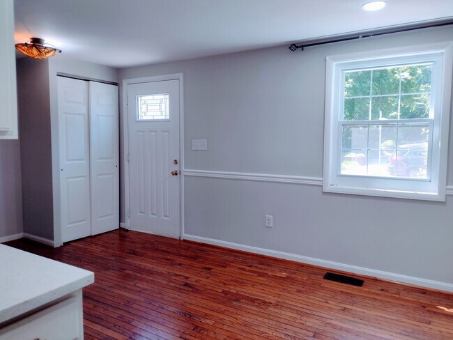 Foto del edificio - 5455 Hildebrand Ct
