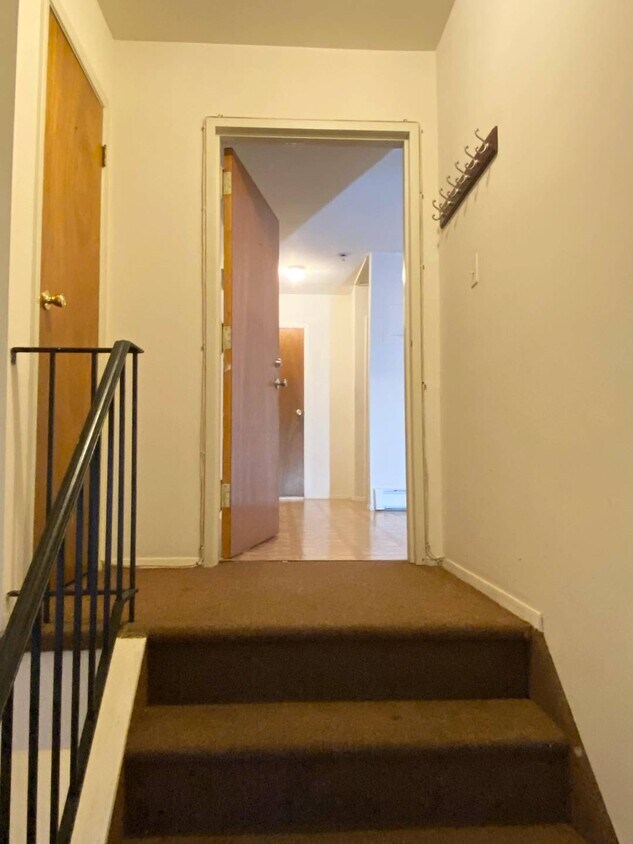 Primary Photo - 77 Pompey Ave