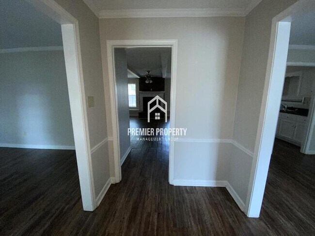 Building Photo - 4988 Ridge Tree Dr