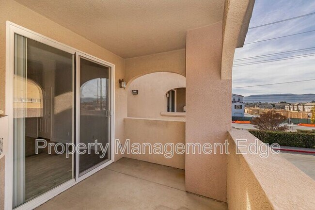 Foto del edificio - 41410 Juniper St