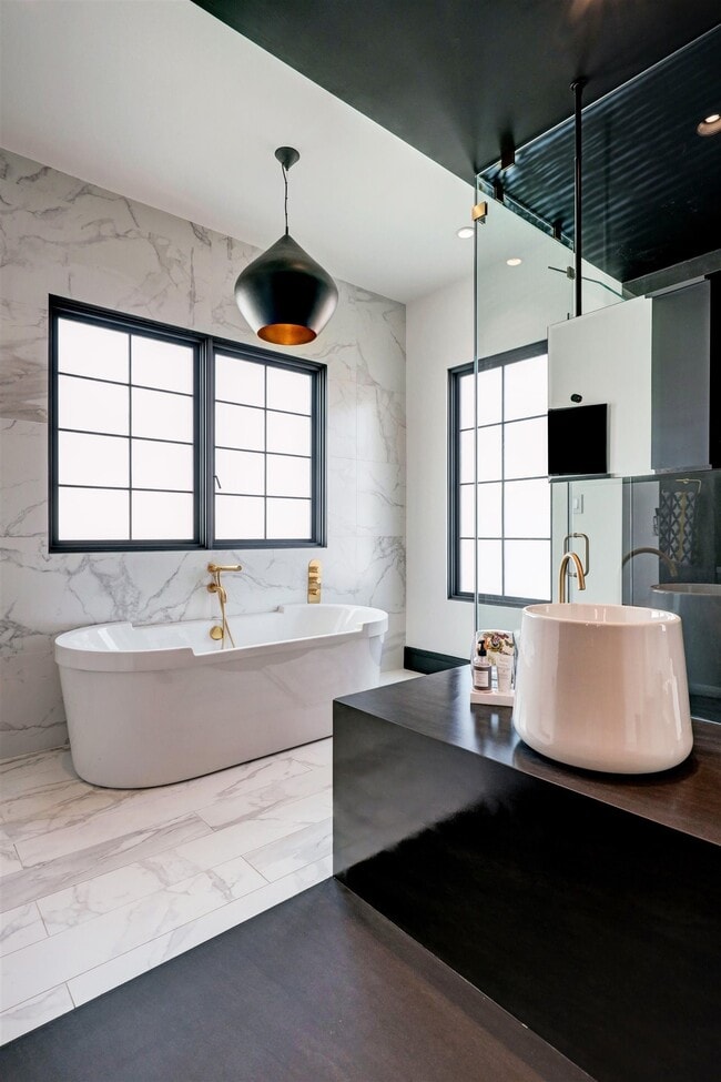 Foto del edificio - 2521 Westgate Dr