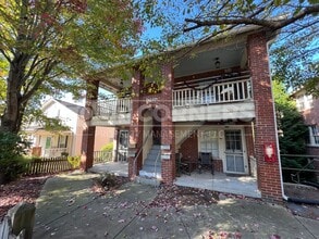 Building Photo - 1452 N Cherry St