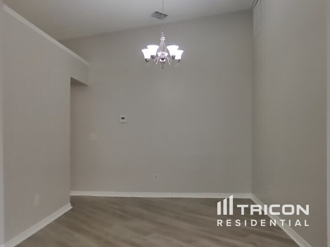 Building Photo - 1388 High Plains Dr W