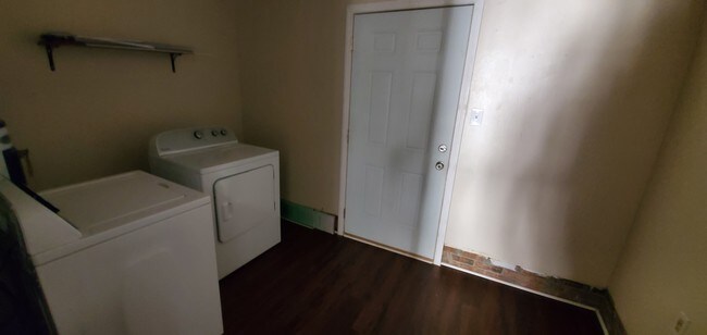 Laundry Room - 3516 Torbay Dr
