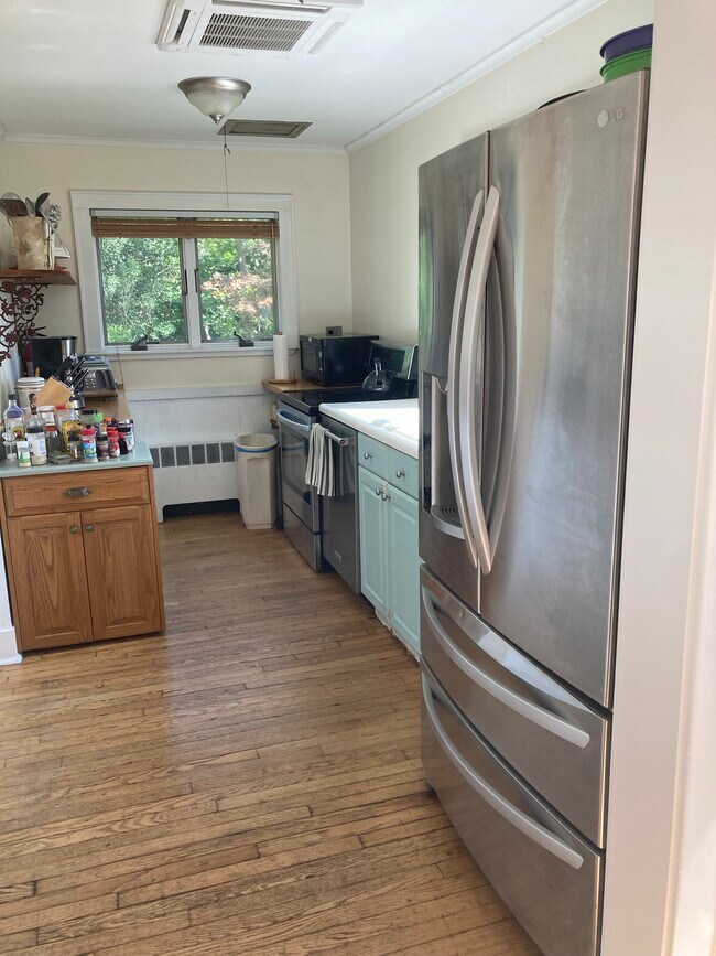 Building Photo - 3177 Sound Ave