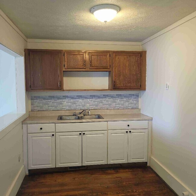 223 N Pleasant St, Watervliet, MI 49098 House Rental in Watervliet