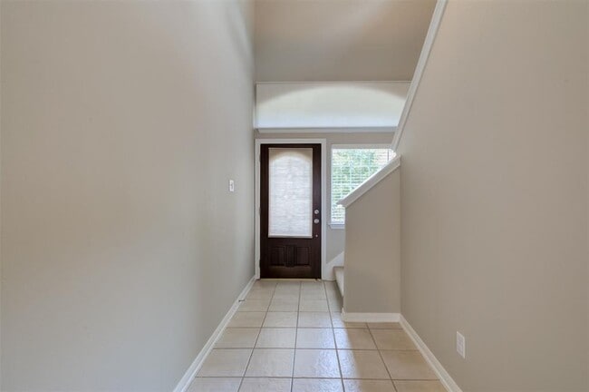 Building Photo - 115 W Burberry Cir