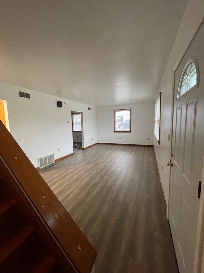 Building Photo - 677 Owsley St